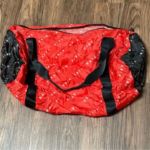 PINK Victoria’s Secret Red White and Black Duffle Bag - Picture 2 of 9